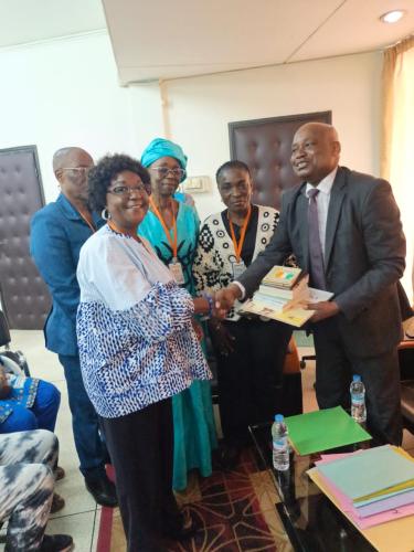 Côte d’Ivoire : Culture en milieu carcéral : l’AECI et la Bibliothèque nationale au côté des détenus